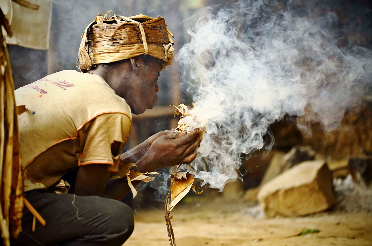 gorilla uganda Safaris batwa pygmies